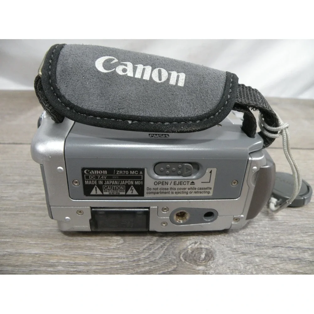 Canon ZR70 MC MiniDV Digital Video Camcorder Silver Black For parts